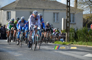Le peloton à La Croix Baron (367x)