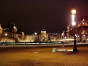 Louvre (670x)