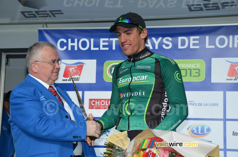 François Faglain feliciteert Damien Gaudin (Europcar)