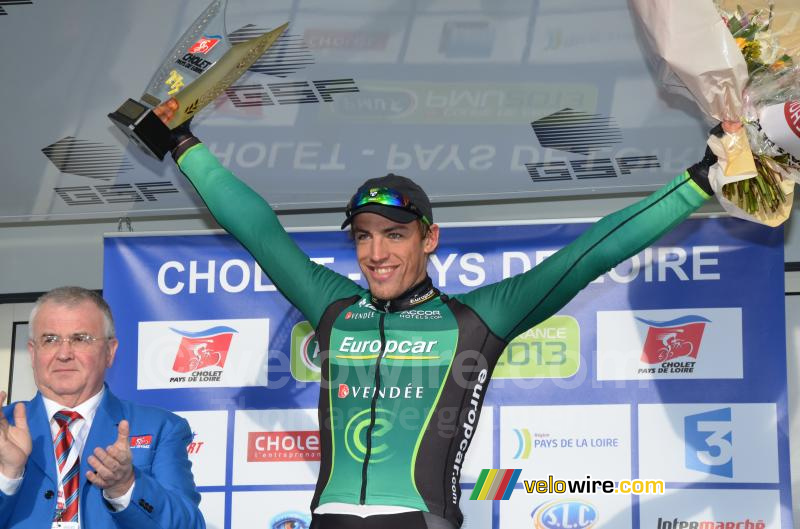 Franois Faglain feliciteert Damien Gaudin (Europcar) (2)