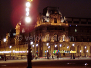 Louvre (700x)