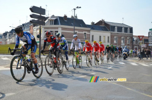 Le peloton à Saint-Quentin (2) (865x)