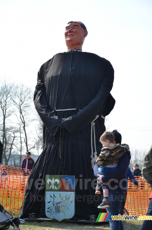 Een reus bij de uitgang van strook 14