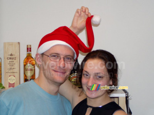 Florent & Marie-Laure avec un chapeau de père Noël (308x)