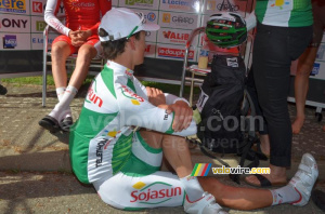 Alexis Vuillermoz (Sojasun) fait son stretching (501x)