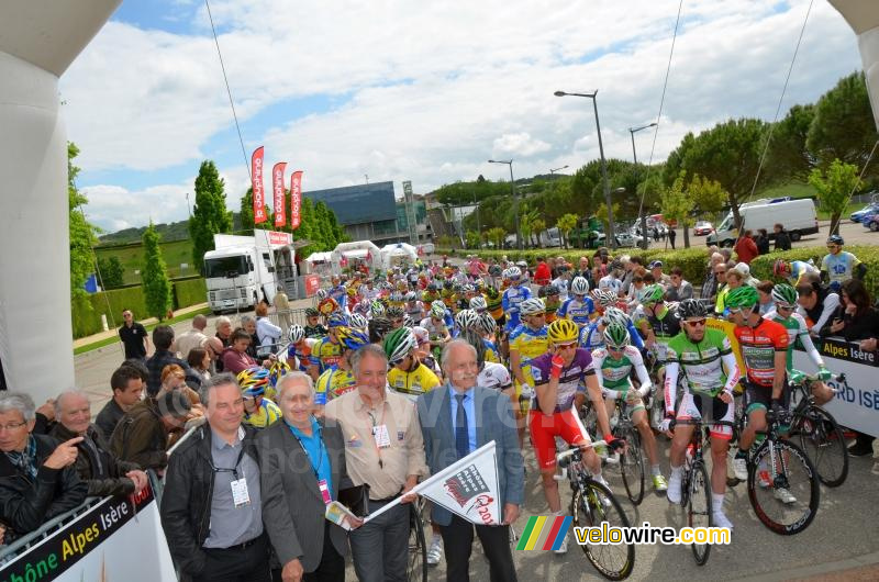 The peloton at the start