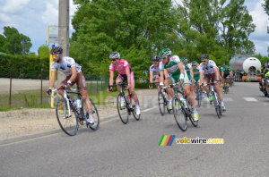 Le peloton emmené par Adrien Legros (Chambéry CF) (334x)