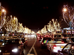 Les lumières sur les Champs-Elysées (362x)