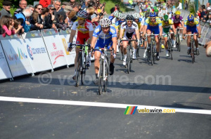 Clément Venturini (Vulco-Vaulx-en-Velin) wins the sprint of the peloton (207x)