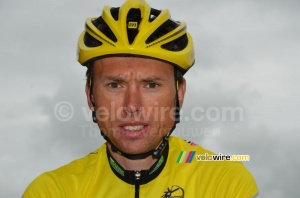 Nico Sijmens in yellow at the start (287x)