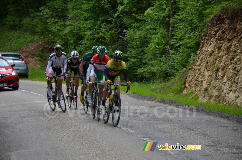 The leading group on the Côte de l'Etang de Ry