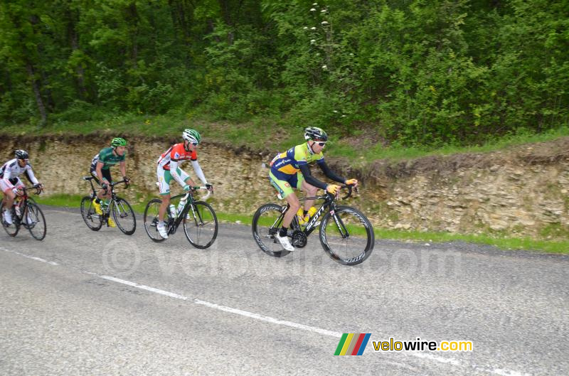 The leading group on the Côte de l'Etang de Ry (2)