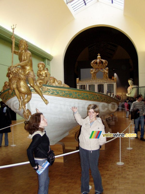 Virginie & Virginie in front of an original boat (192x)