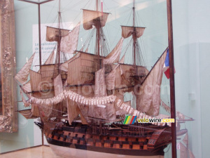 Model of a boat (235x)