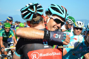 Jan Bakelants congratulated by Maxime Monfort (360x)