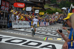 Simon Geschke (Argos-Shimano) zig-zagging (246x)