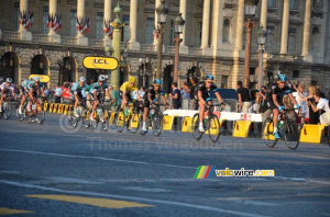 Chris Froome (Team Sky) prêt pour les 10 tours à Paris (453x)