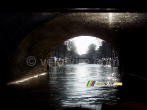 7 ponts en ligne à Amsterdam (670x)