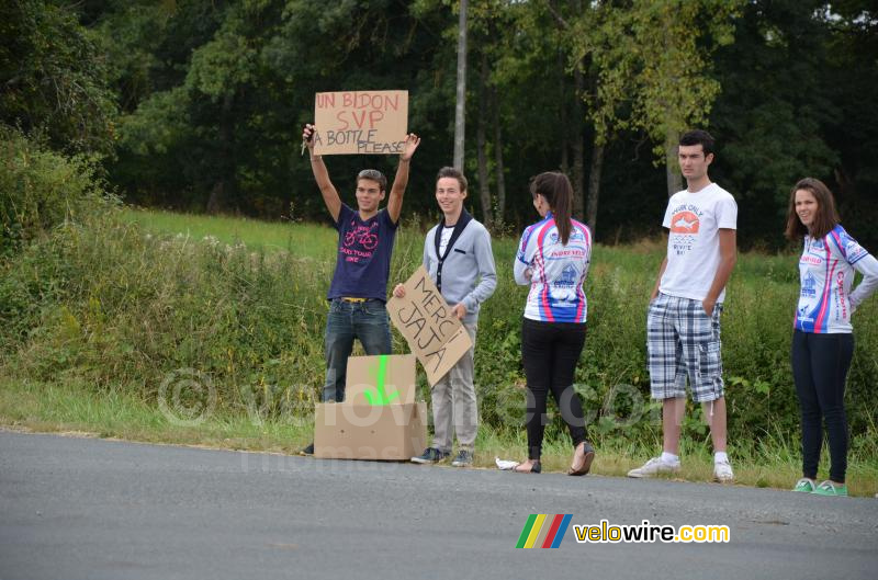 Des fans qui demandent un bidon !