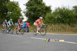 The leading group in Bouesse (2) (220x)