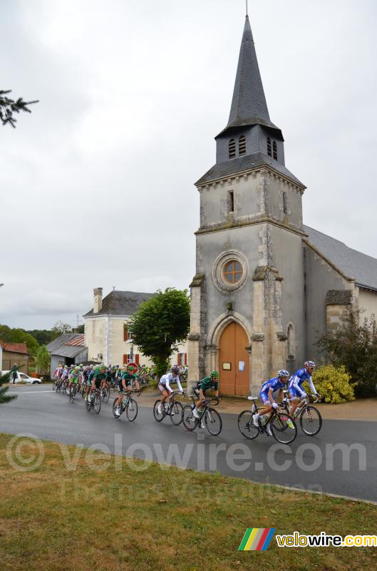 Le peloton à Malicornay