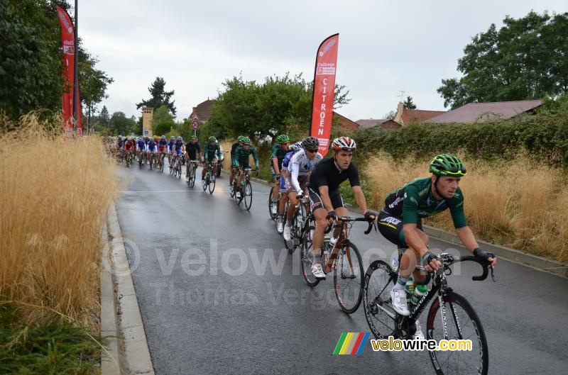 Het peloton in La Jarige (3)