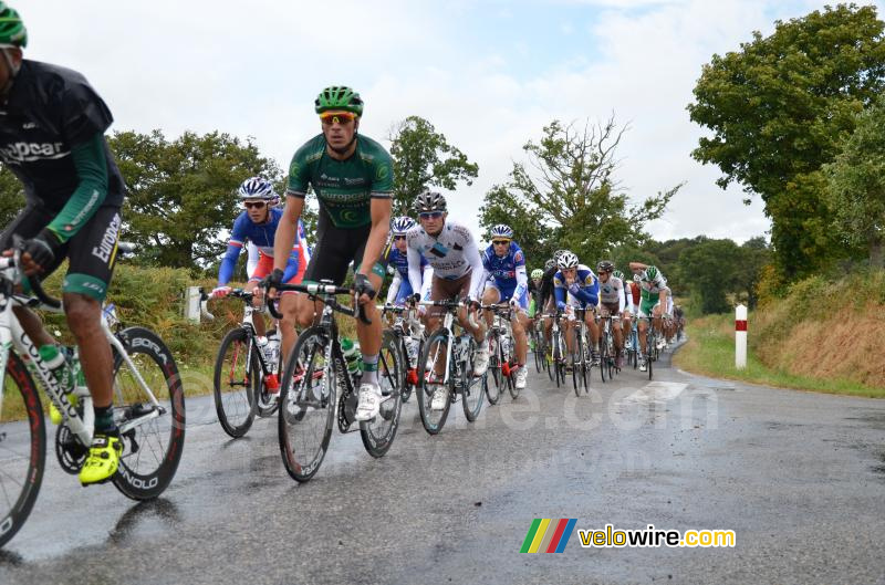 Het peloton in Orsennes (2)