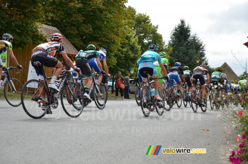 Le peloton à Mouhers (6)