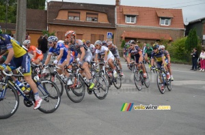 Philippe Gilbert (BMC Racing Team) at the back of the pack (378x)