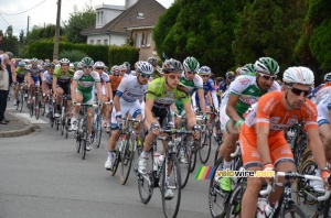 The peloton's back in Isbergues (298x)