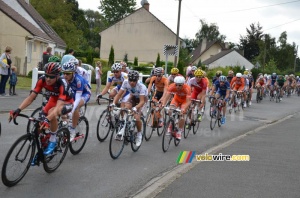 The peloton back in Isbergues (3) (382x)