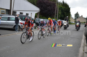The leading group was formed in the small loop around Isbergues (426x)