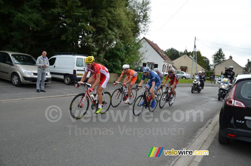 The breakaway taking more time on the peloton