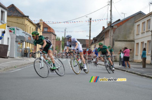 Perrig Quémeneur (Europcar) & Tom Stamsnijder (Argos) leading the peloton (270x)