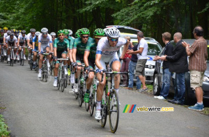 Tom Stamsnijder (Argos-Shimano) leading the peloton in the forest of Nédonchel (2) (303x)