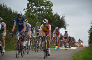 The end of the peloton in Palfart (320x)
