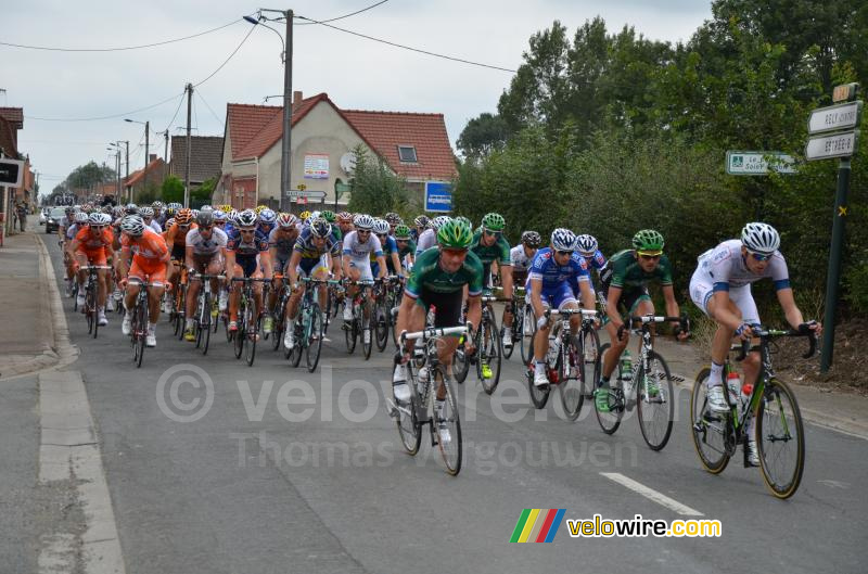 Het peloton in Rély