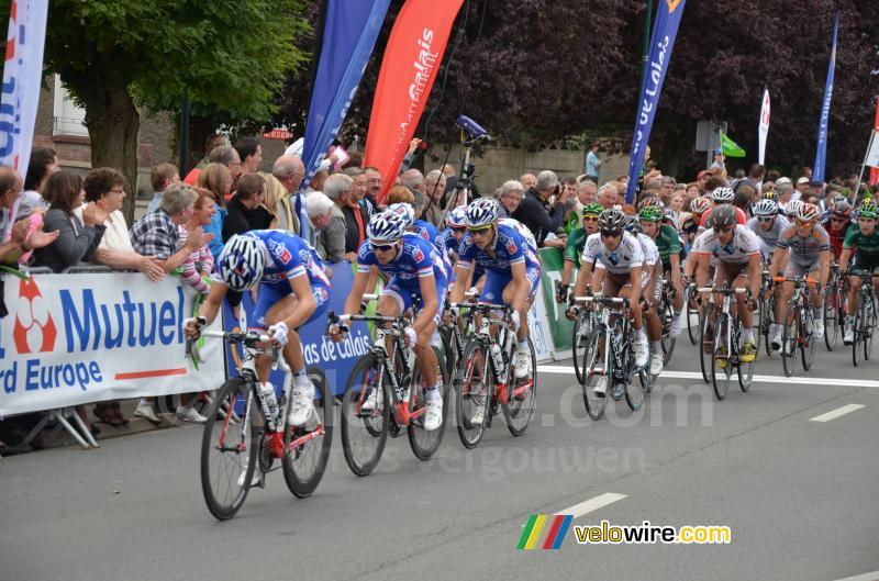 Het peloton komt dichterbij onder leiding van FDJ.fr (2)