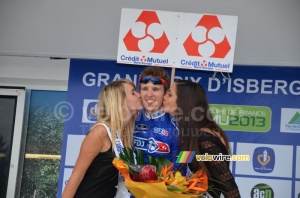 The kisses for Arnaud Démare (FDJ.fr) who sticks out his tongue (356x)