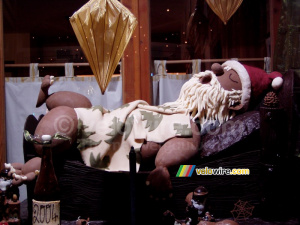 A chocolate Santa Claus (271x)