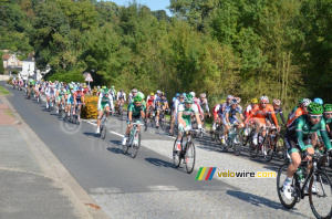 Le peloton à Possé-sur-Cisse (4) (528x)
