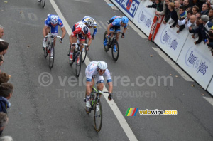 John Degenkolb wins the sprint ahead of Michael Morkov (622x)