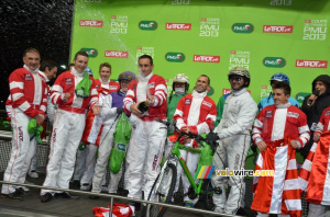 Sandy Casar fête sa victoire avec le champagne (2) (635x)