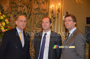Christian Prudhomme entouré par Ed Kronenburg et Aleid Wolfsen (1044x)