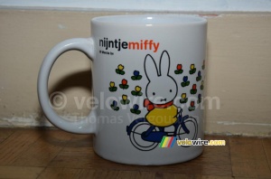 Miffy on her bike, the mascotte of the Grand Départ of the Tour de France 2015 (3) (1129x)