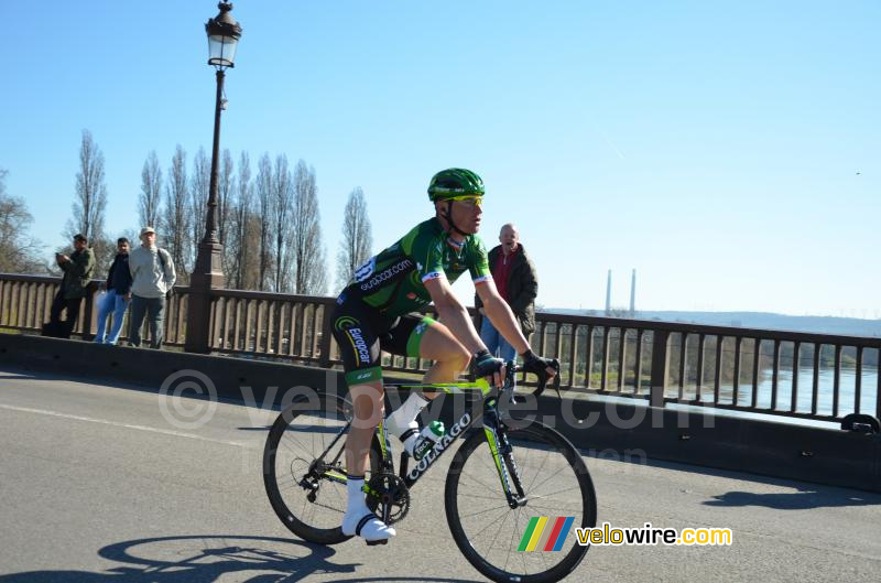 Thomas Voeckler (Europcar) on the bridge of Mantes-la-Jolie