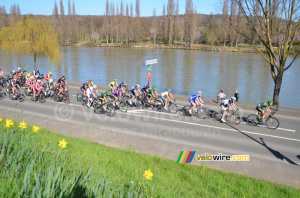 Le peloton longe la Seine (3) (250x)