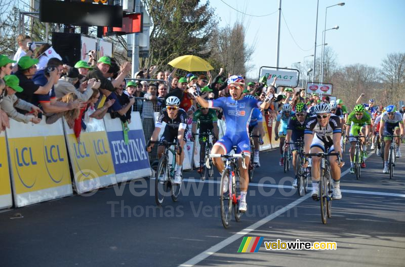 Nacer Bouhanni (FDJ.fr) wins the stage