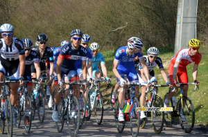 Le peloton à Fontenay-sur-Loing (372x)