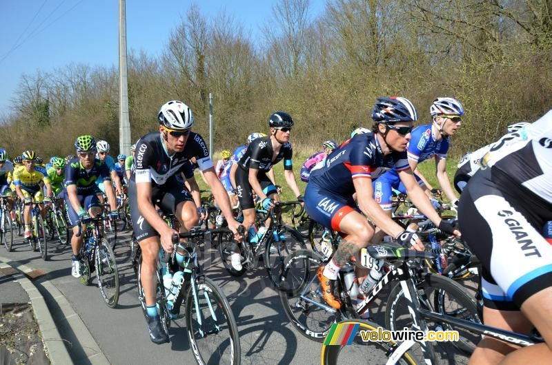 Le peloton à Fontenay-sur-Loing (2)